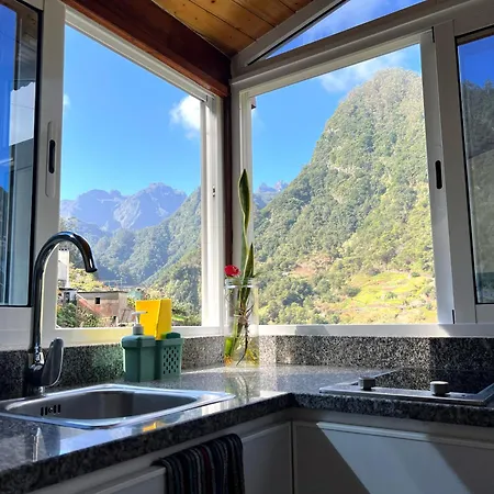 Valley Cruzinhas House With Fireplace & Bbq Apartment