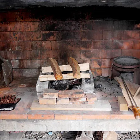 Апартаменты Valley Cruzinhas House With Fireplace & Bbq *