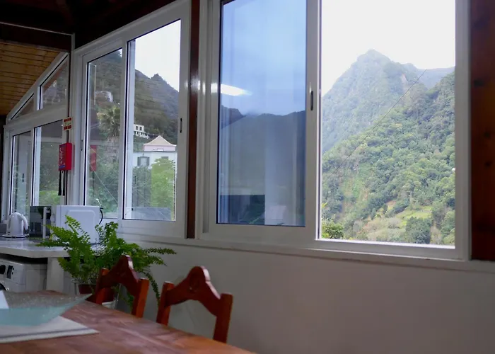 Valley Cruzinhas House With Fireplace & Bbq Apartmán Santana (Madeira)